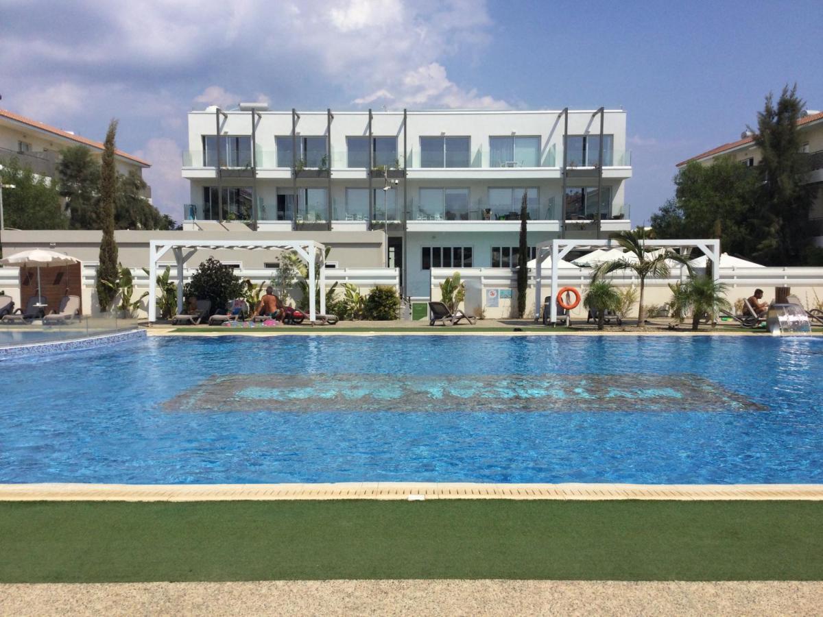 Apartment Helena Paralimni Exterior photo