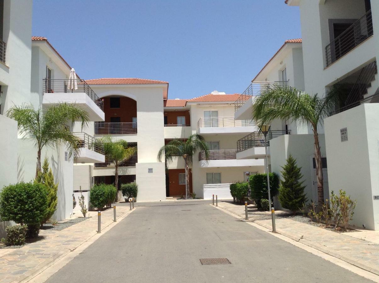 Apartment Helena Paralimni Exterior photo