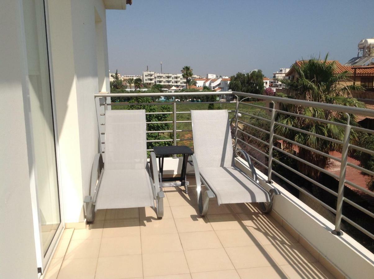 Apartment Helena Paralimni Exterior photo